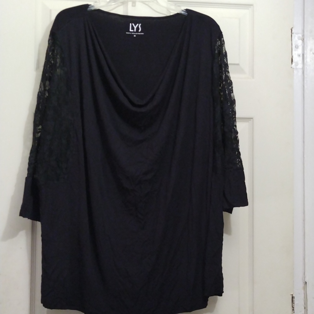 Lys black with lace sleeves tunic size 3x